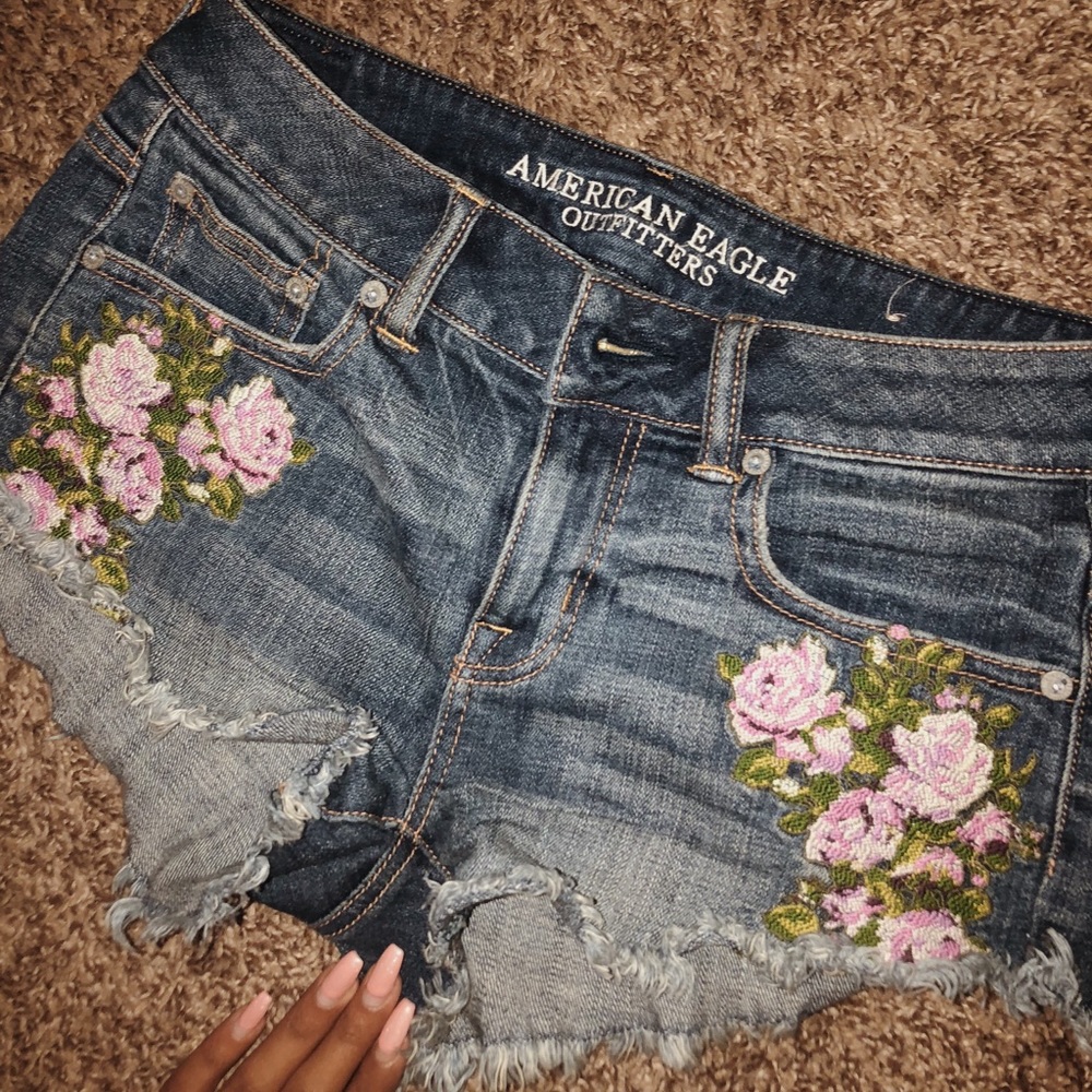 floral American Eagle shorts 🦅